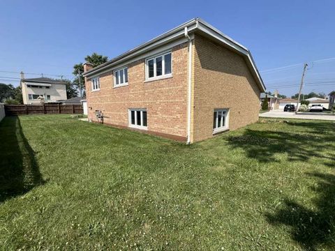 Tiny photo for Oak Lawn, IL 60453 (MLS # 12715519)