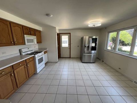Tiny photo for Oak Lawn, IL 60453 (MLS # 12715519)