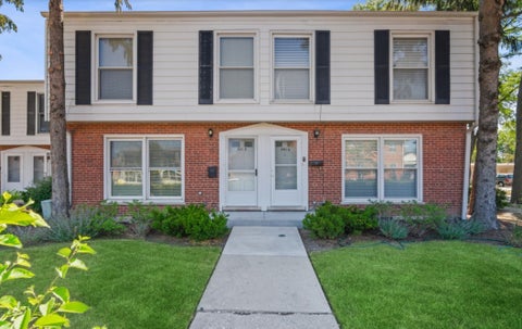 Photo of 901 Waukegan Road #B, Deerfield, IL 60015 (MLS # 12745457)