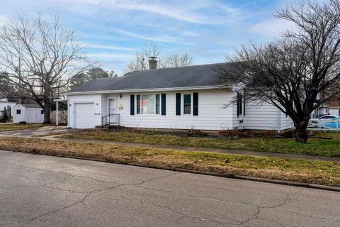 Tiny photo for 103 N 22nd Street, Murphysboro, IL 62966 (MLS # 100000593)