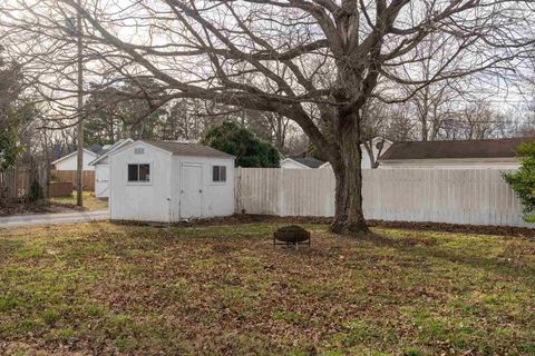 Tiny photo for 103 N 22nd Street, Murphysboro, IL 62966 (MLS # 100000593)