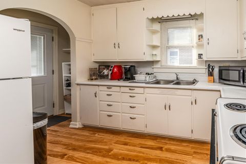 Tiny photo for 103 N 22nd Street, Murphysboro, IL 62966 (MLS # 100000593)