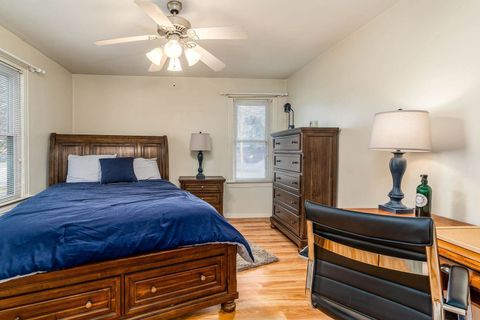 Tiny photo for 103 N 22nd Street, Murphysboro, IL 62966 (MLS # 100000593)