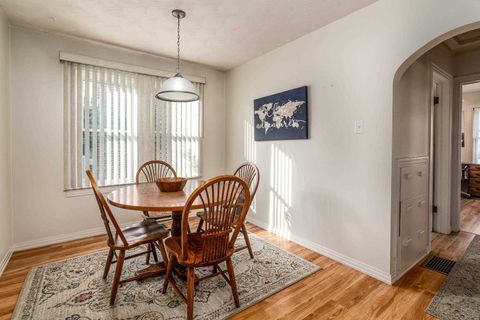 Tiny photo for 103 N 22nd Street, Murphysboro, IL 62966 (MLS # 100000593)