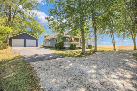 Tiny photo for 911 N CO RD 590 E Road, Tuscola, IL 61953 (MLS # 12429958)