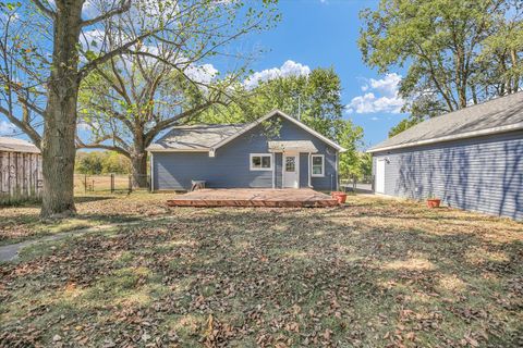 Tiny photo for 911 N CO RD 590 E Road, Tuscola, IL 61953 (MLS # 12429958)