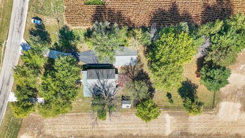 Tiny photo for 911 N CO RD 590 E Road, Tuscola, IL 61953 (MLS # 12429958)