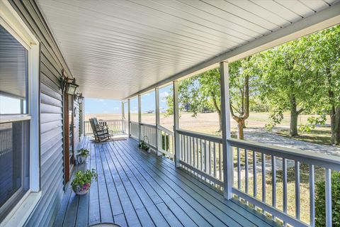 Tiny photo for 911 N CO RD 590 E Road, Tuscola, IL 61953 (MLS # 12429958)