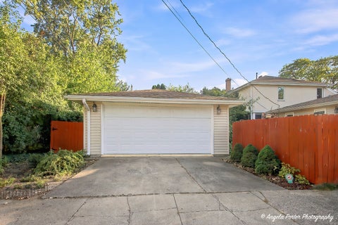 Tiny photo for 643 Sylviawood Avenue, Park Ridge, IL 60068 (MLS # 12780089)