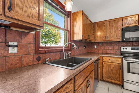 Tiny photo for 608 E Oaks Road, Urbana, IL 61802 (MLS # 12646733)