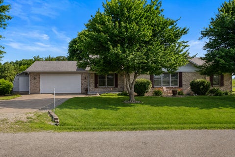 Photo of 608 E Oaks Road, Urbana, IL 61802 (MLS # 12646733)