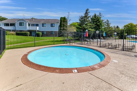 Tiny photo for 1374 Williamsburg Drive #B1, Schaumburg, IL 60193 (MLS # 12753198)