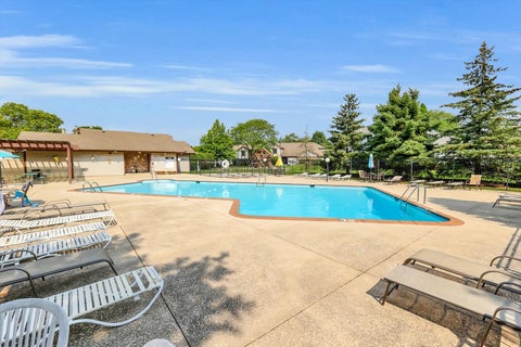 Tiny photo for 1374 Williamsburg Drive #B1, Schaumburg, IL 60193 (MLS # 12753198)