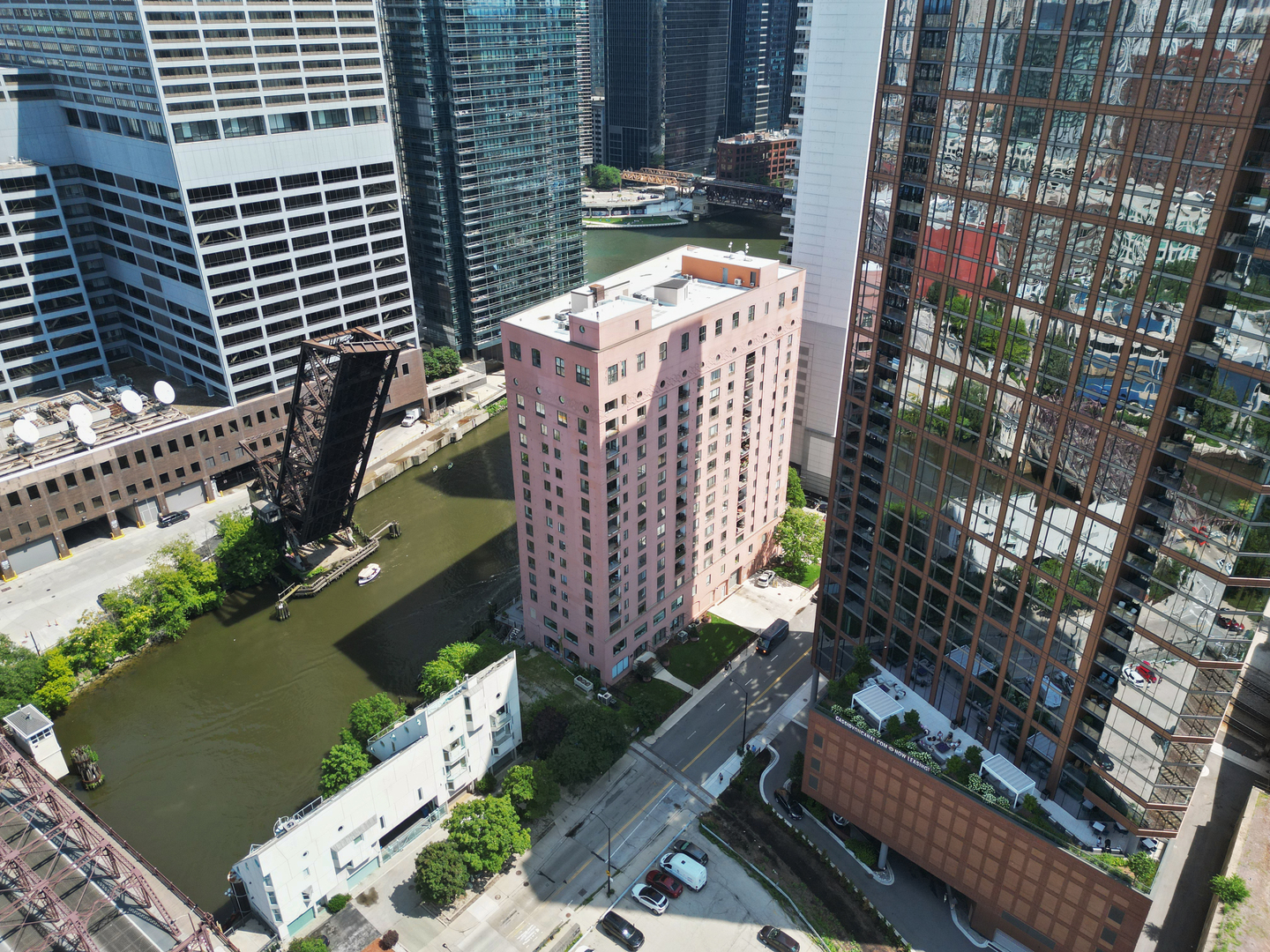 355 N CANAL Street C1