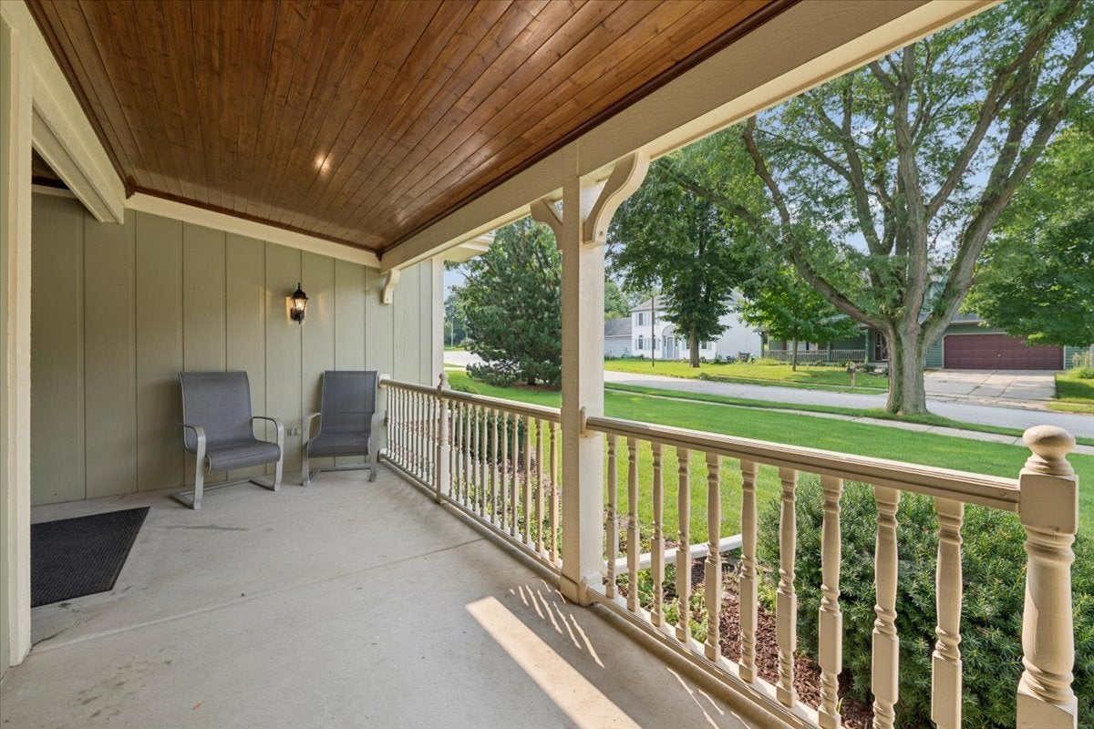 2440 Harbor Court