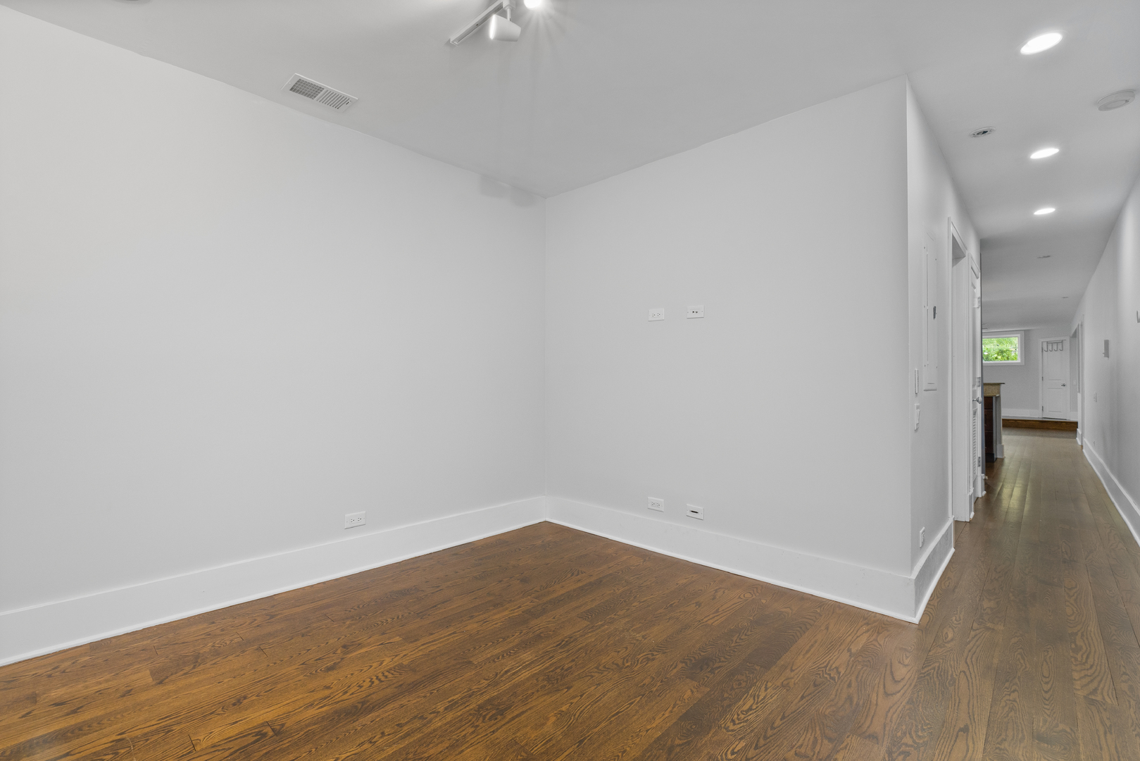 1262 W BRYN MAWR Avenue 1