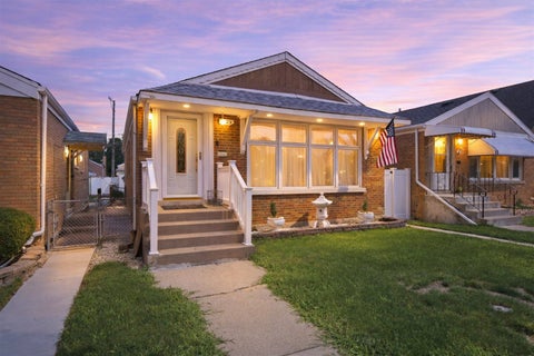 Tiny photo for 5231 S Meade Avenue, Chicago, IL 60638 (MLS # 12742525)