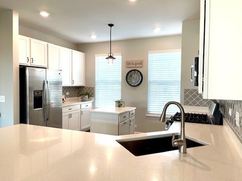 Tiny photo for 546 Cimmaron Circle, Crystal Lake, IL 60012 (MLS # 12468117)