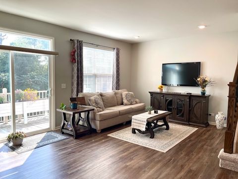 Tiny photo for 546 Cimmaron Circle, Crystal Lake, IL 60012 (MLS # 12468117)