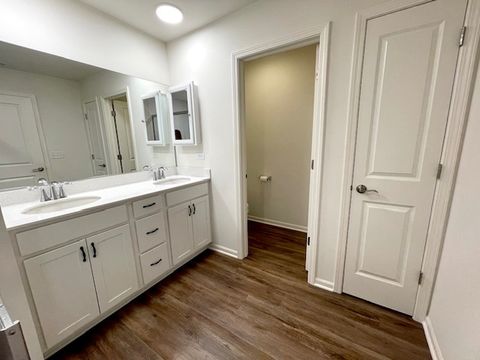 Tiny photo for 546 Cimmaron Circle, Crystal Lake, IL 60012 (MLS # 12468117)