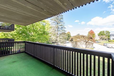 Tiny photo for 650 Whitney Court #203, Gurnee, IL 60031 (MLS # 12480971)