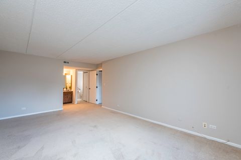 Tiny photo for 650 Whitney Court #203, Gurnee, IL 60031 (MLS # 12480971)