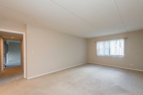 Tiny photo for 650 Whitney Court #203, Gurnee, IL 60031 (MLS # 12480971)