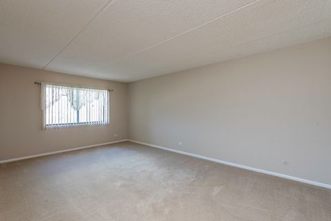 Tiny photo for 650 Whitney Court #203, Gurnee, IL 60031 (MLS # 12480971)