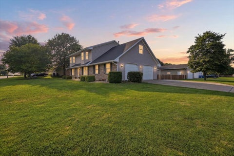 Photo of 506 Havens Drive, Hudson, IL 61748 (MLS # 12706910)