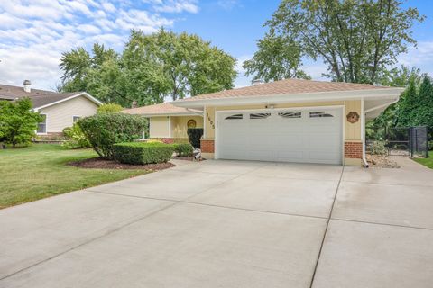 Tiny photo for 1505 Chartwell Road, Schaumburg, IL 60195 (MLS # 12449842)
