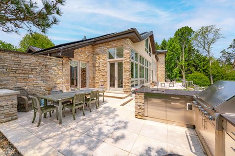 Tiny photo for 55 S Deere Park Drive, Highland Park, IL 60035 (MLS # 12409049)