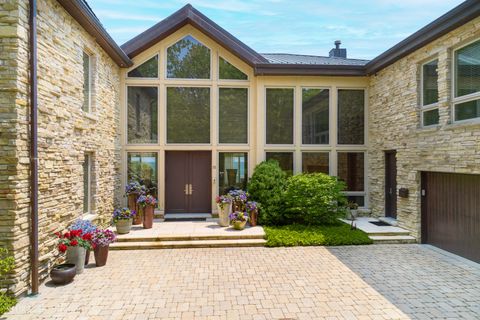 Tiny photo for 55 S Deere Park Drive, Highland Park, IL 60035 (MLS # 12409049)