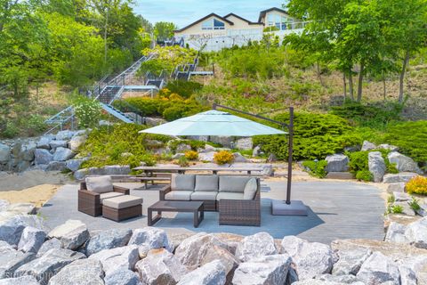 Tiny photo for 55 S Deere Park Drive, Highland Park, IL 60035 (MLS # 12409049)