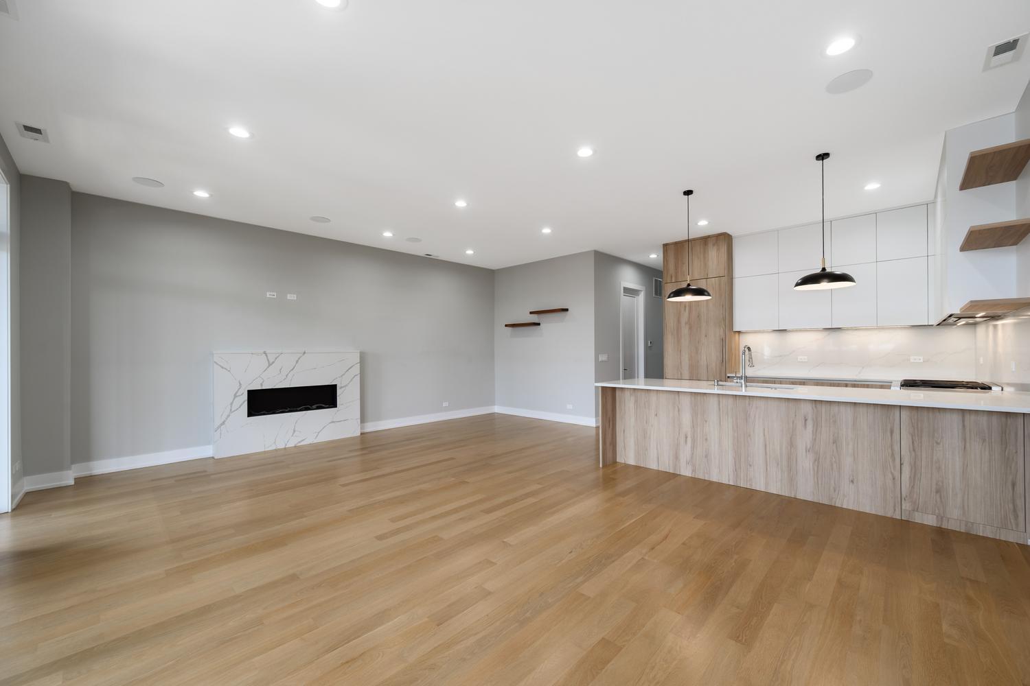 3056 N Lincoln Avenue 3