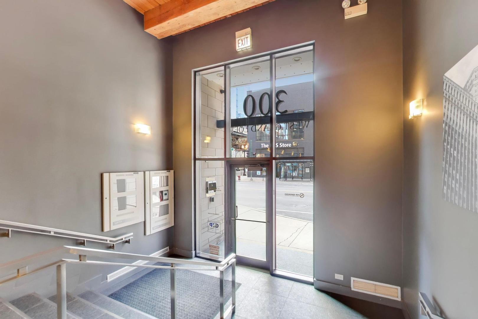 300 W Grand Avenue 210