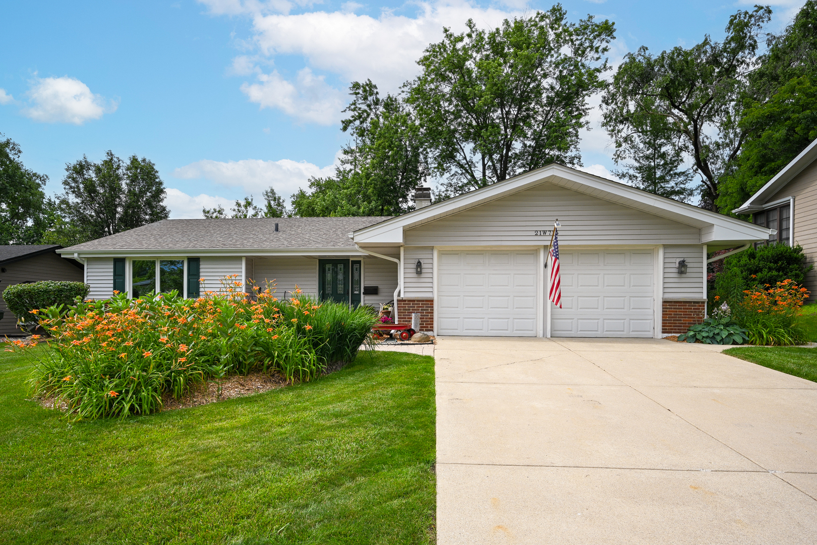 21W715 Glen Valley Drive