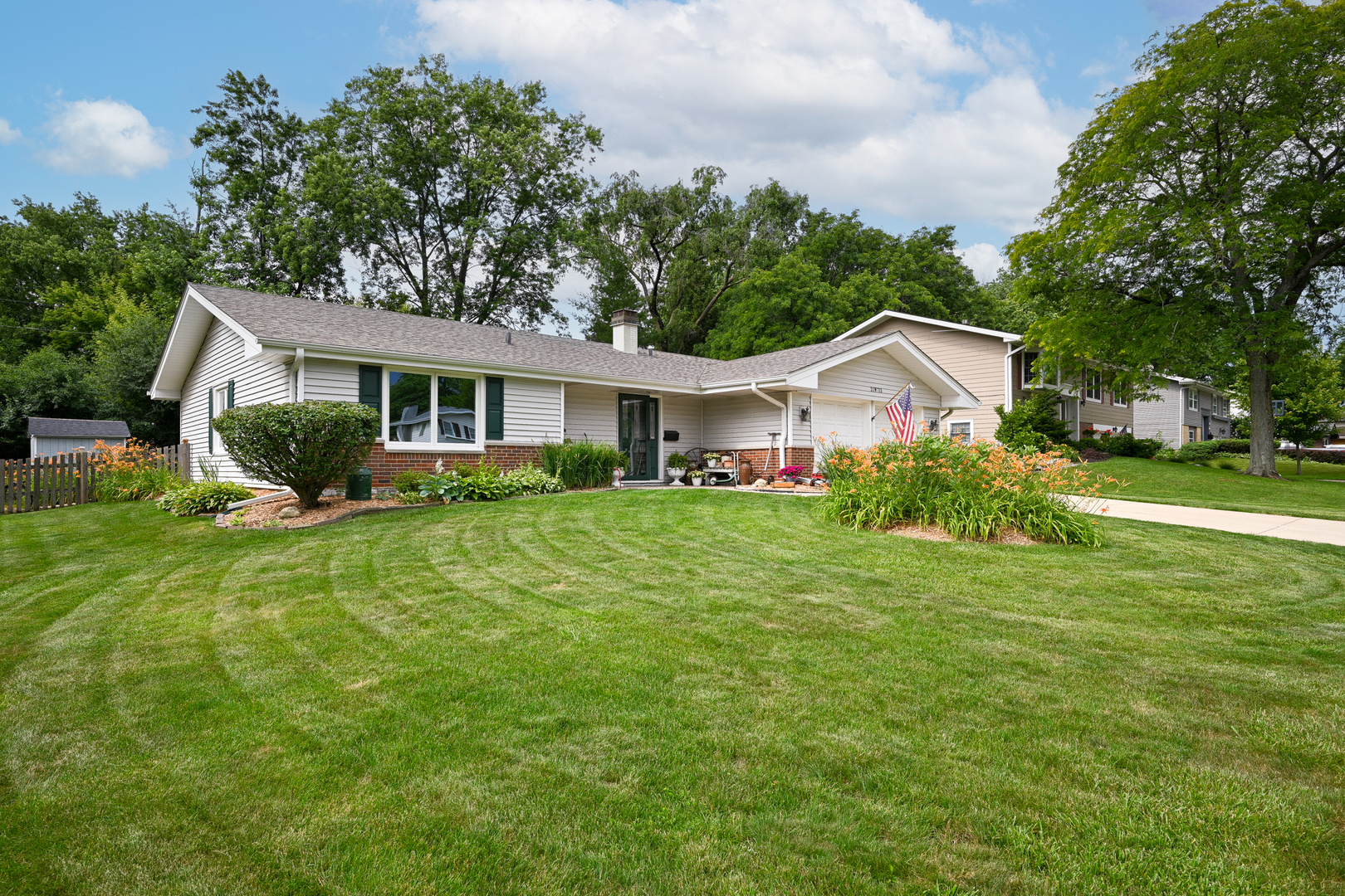 21W715 Glen Valley Drive
