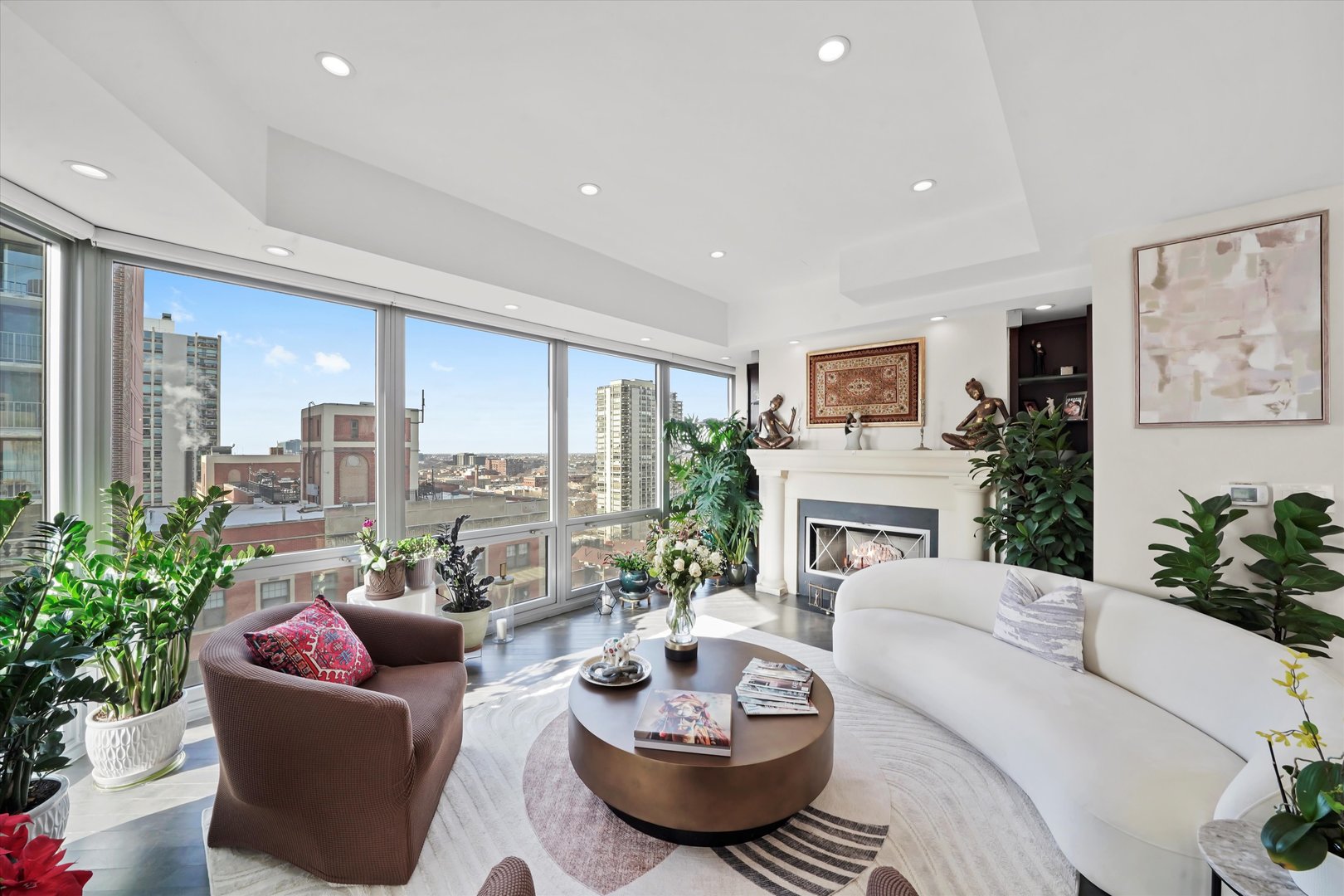 21 W Goethe Street 18GH