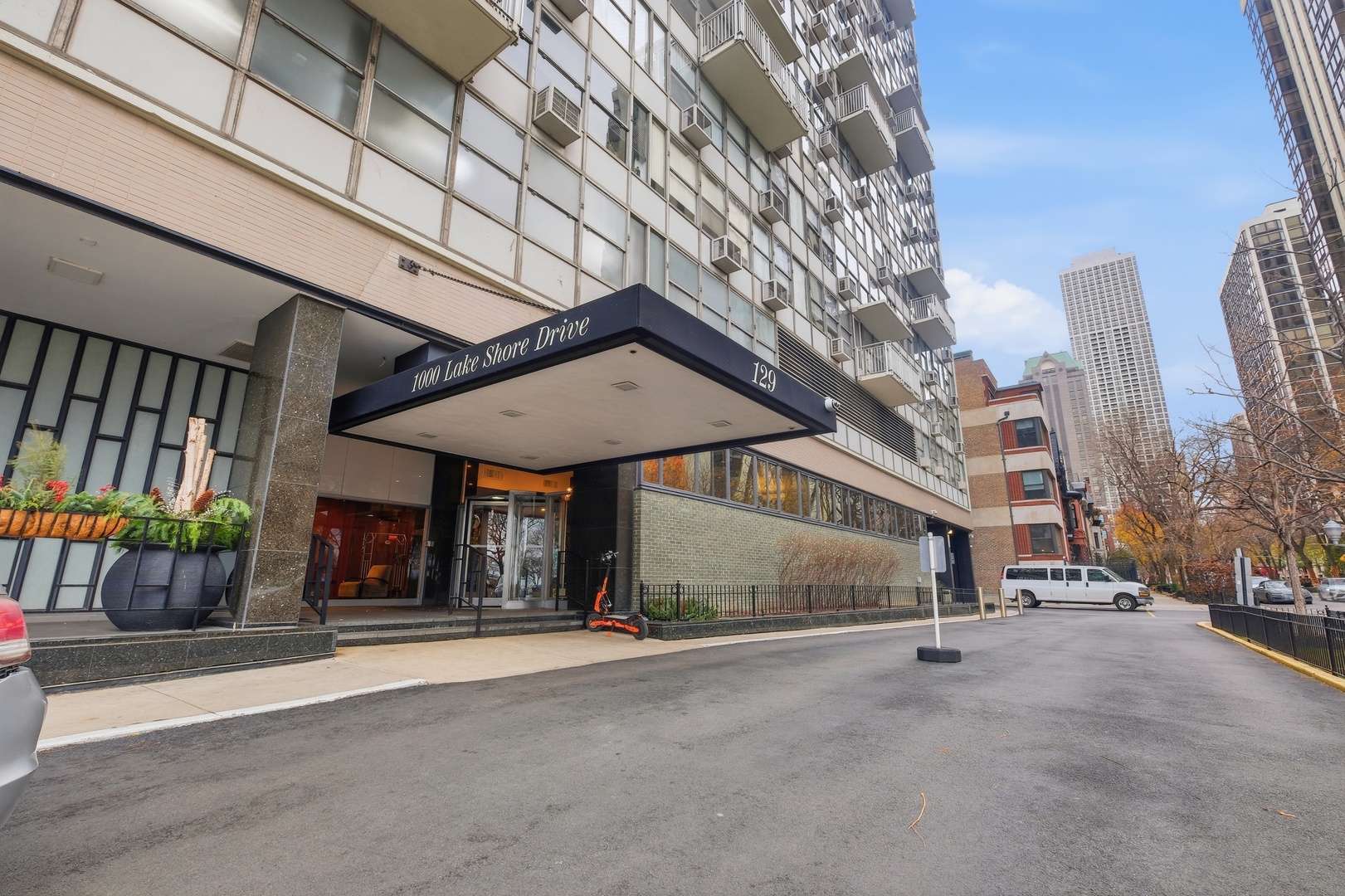 1000 N Lake Shore Drive 604