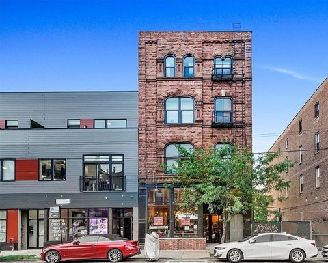 1140 W 18th Street Chicago IL 60608