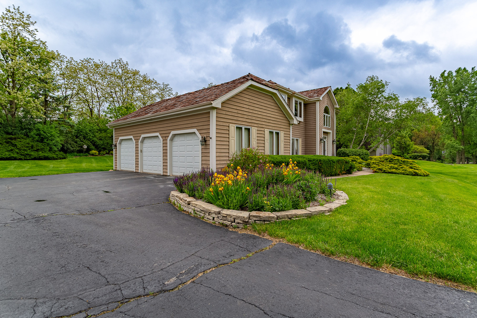 25410 N Cayuga Trail