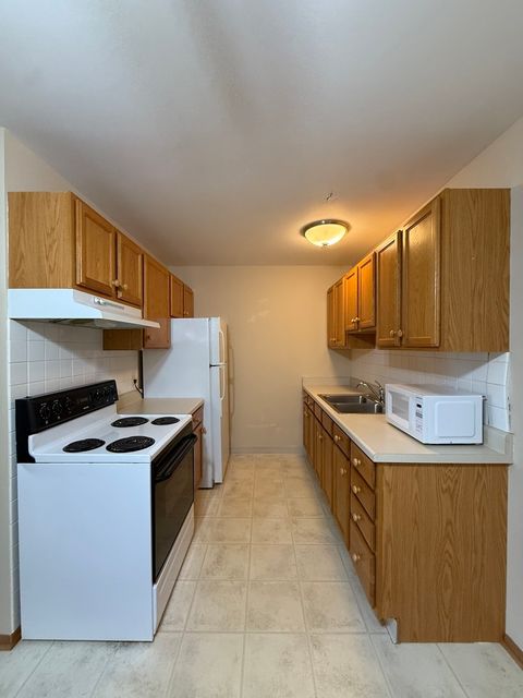 Tiny photo for 124 N Whistler A-7 Avenue #7, Freeport, IL 61032 (MLS # 12401554)