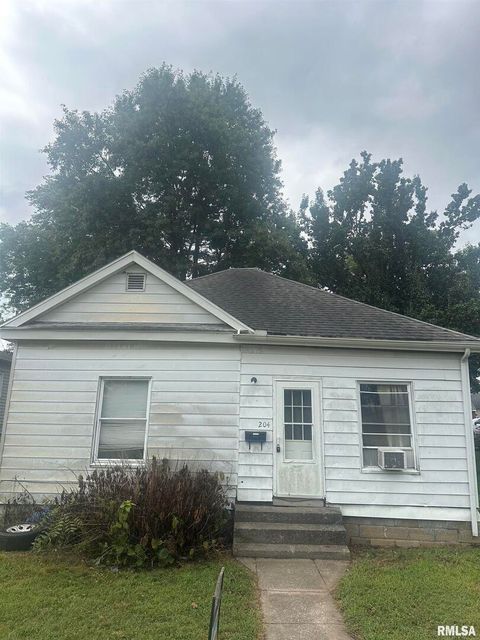 Photo of 204 E CHESTER Street, Pinckneyville, IL 62274 (MLS # EB459368)