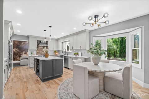 Tiny photo for 2425 Tanglewood Drive, Lisle, IL 60532 (MLS # 12678275)