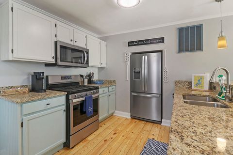 Tiny photo for 3 N Maple Avenue, Fox Lake, IL 60020 (MLS # 12545016)