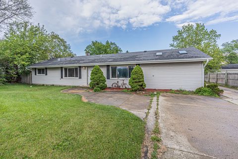 Tiny photo for 1275 Bloomingdale Road, Glendale Heights, IL 60139 (MLS # 12697327)