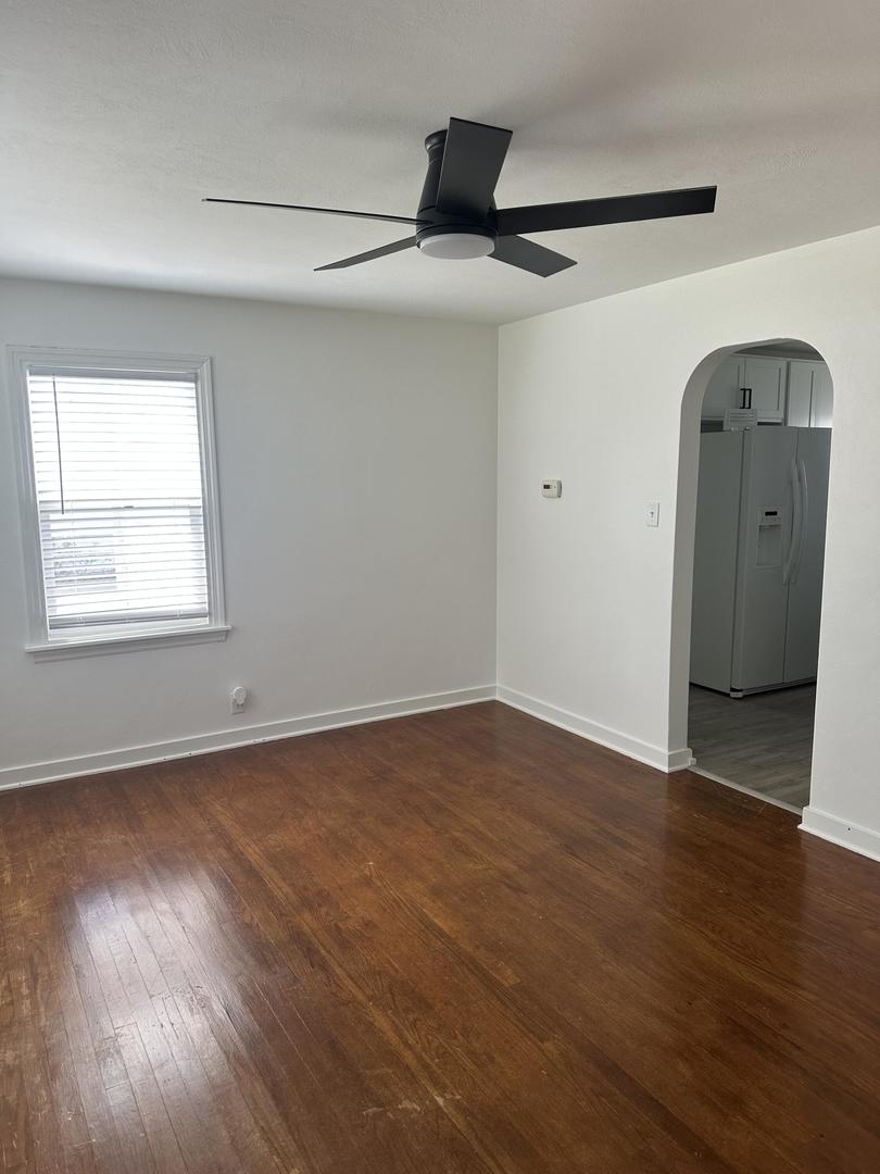 925 E Sangamon Avenue