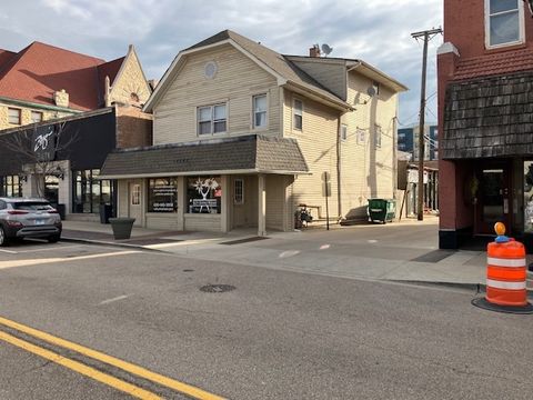 125 N Main Street Wheaton IL 60187