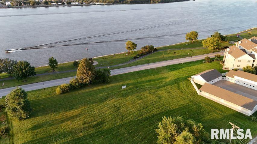 0 RIVER Drive