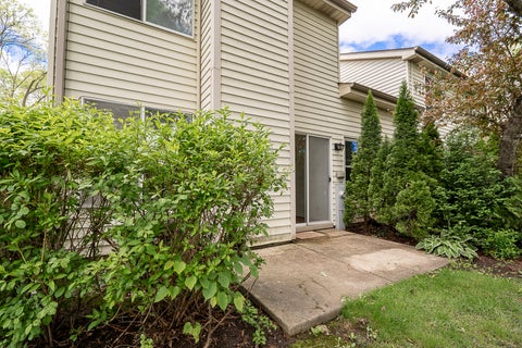 Tiny photo for 514 E Windgate Court #D, Arlington Heights, IL 60005 (MLS # 12725097)